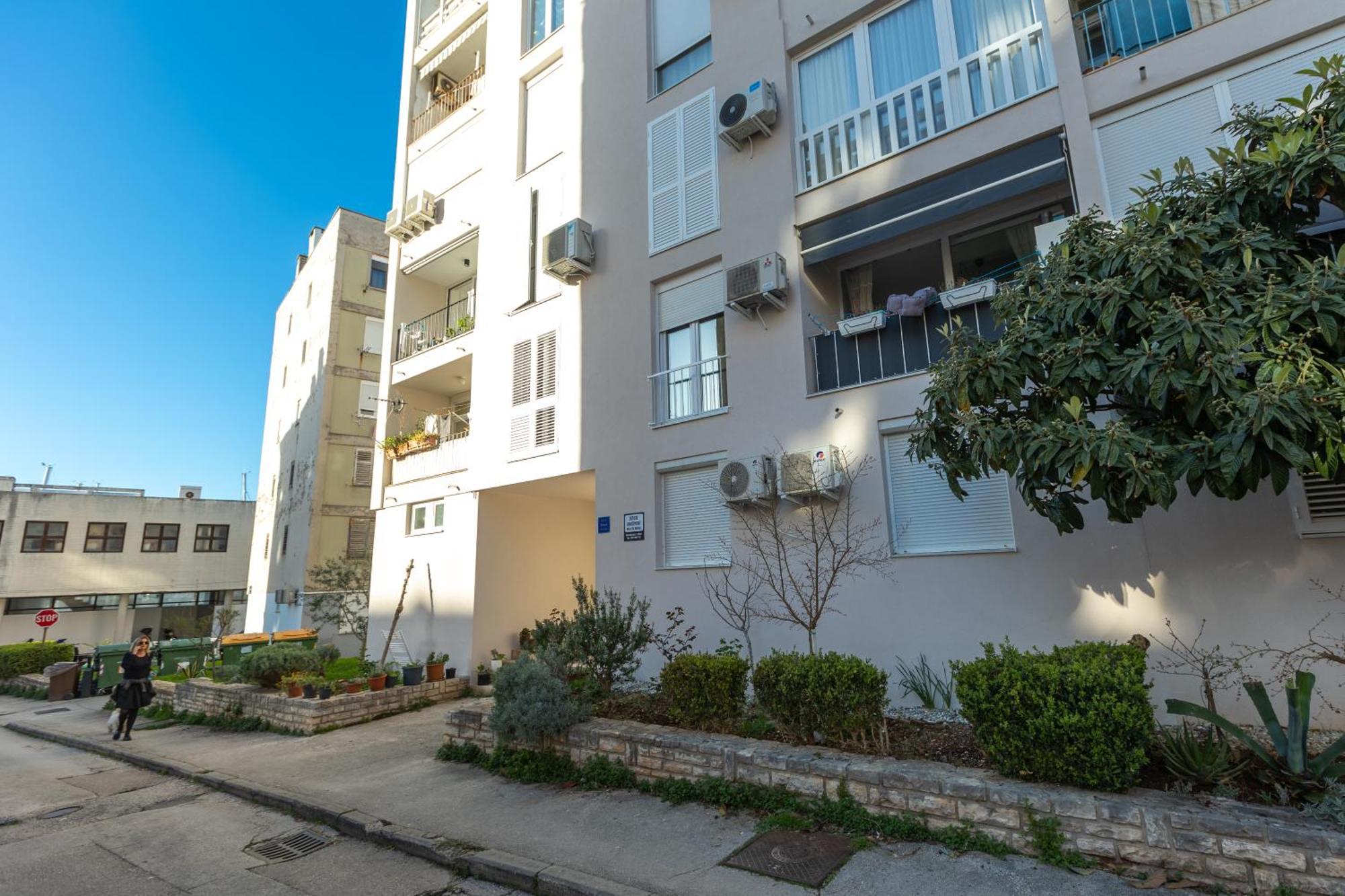 Deluxe Apartment Near The Bridge Zadar Exterior foto